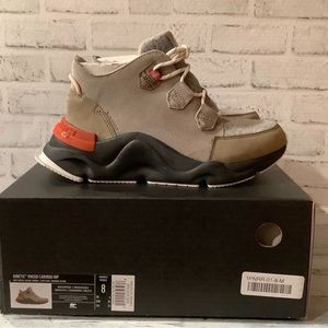 Sorel Women’s 8 Kinetic Renegade Caribou Boots Grey Green/Alpine Tundra